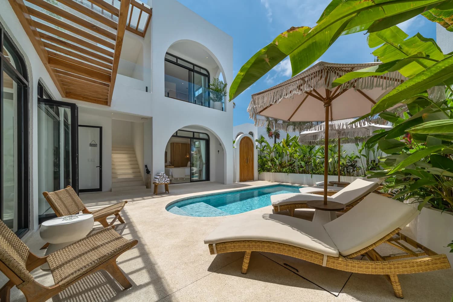 Amici Villa Palm, a private tropical villa in Pererenan, Bali